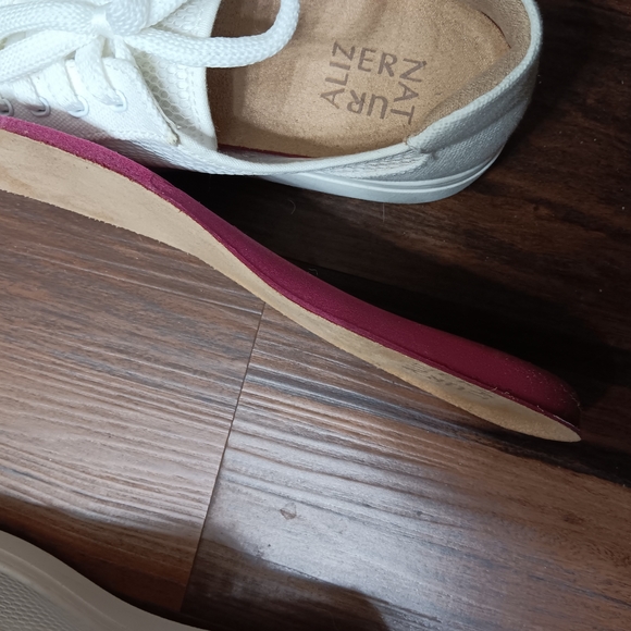 Naturalizer Mesh Sneakers - Picture 7 of 8